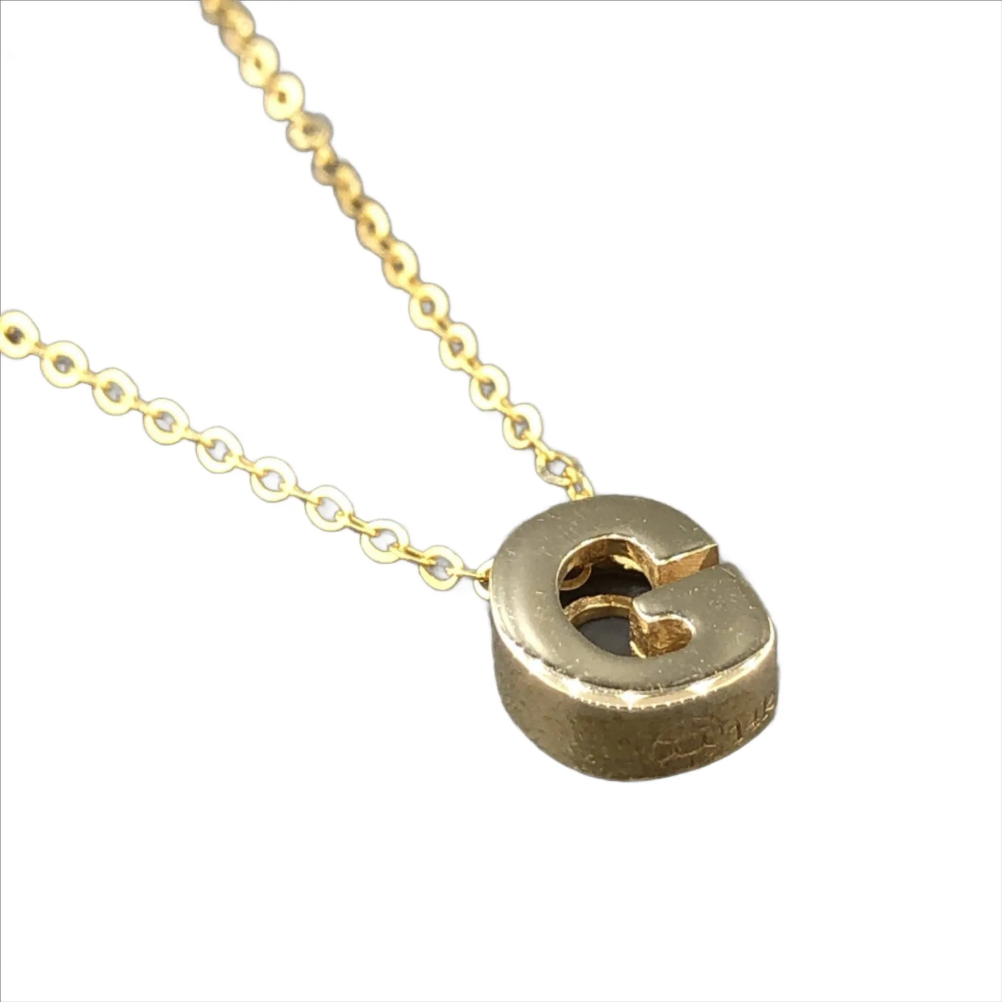 14K Y Gold initial 'G' pendant