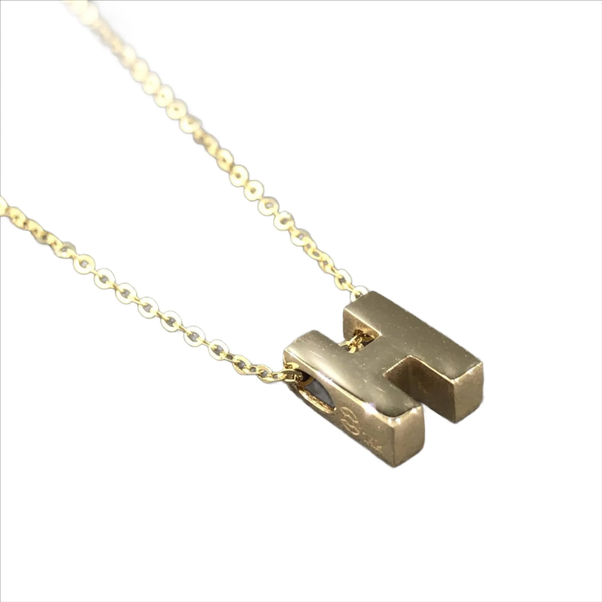 14K Y Gold initial 'H' pendant