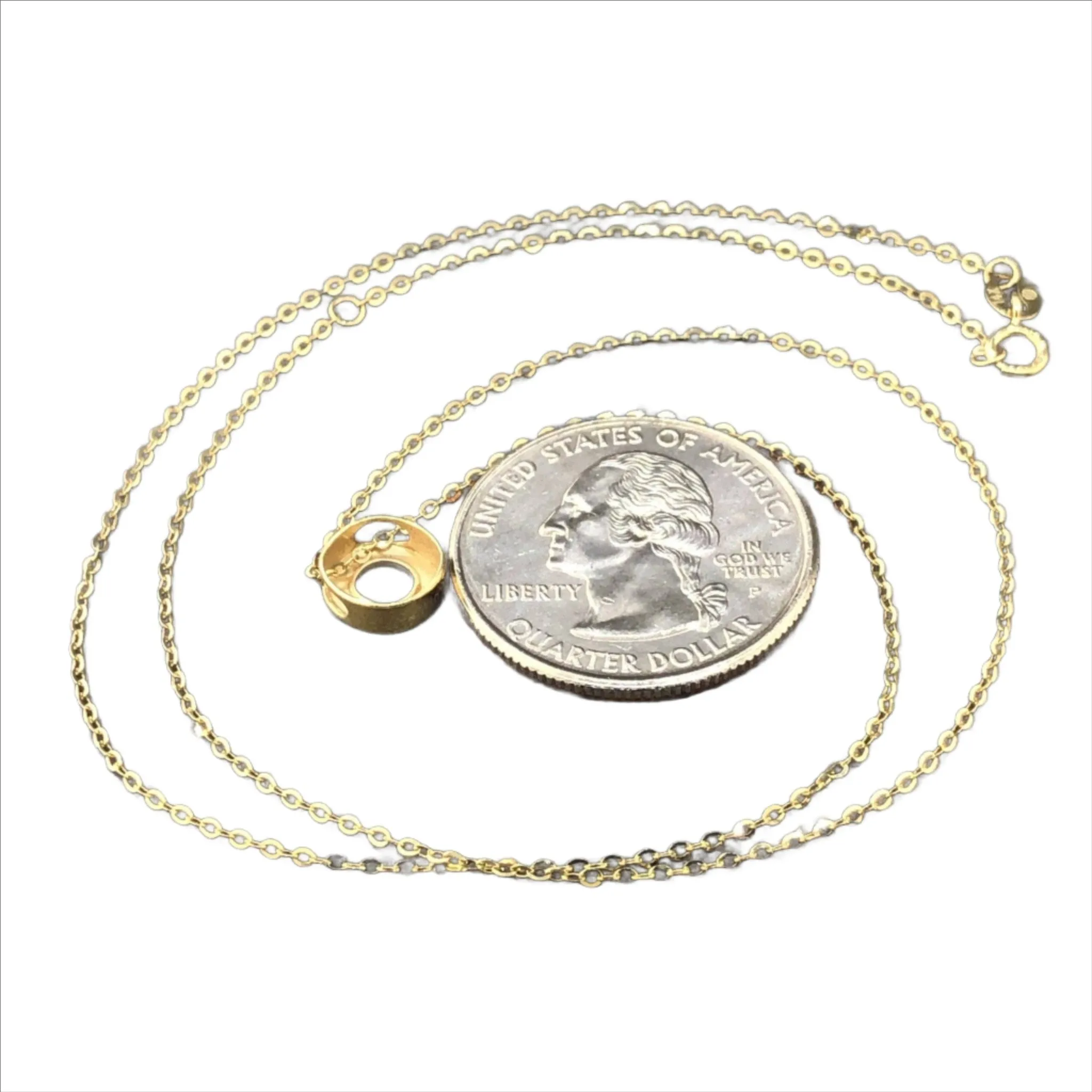 14K Y Gold initial 'O' pendant