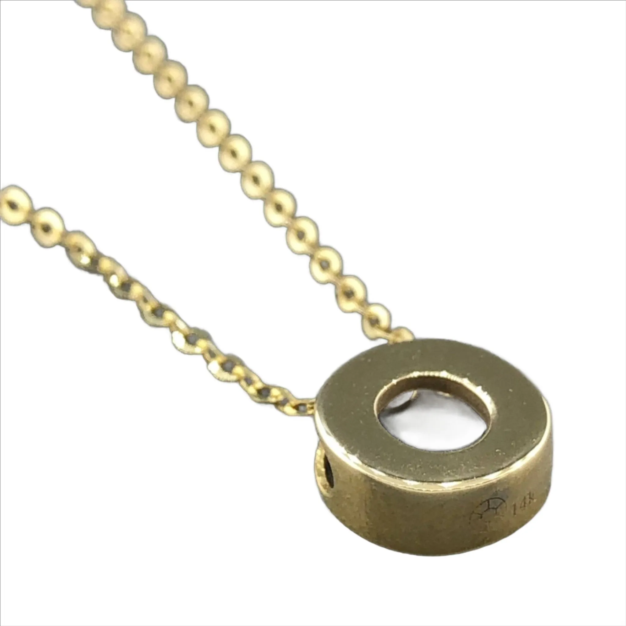 14K Y Gold initial 'O' pendant