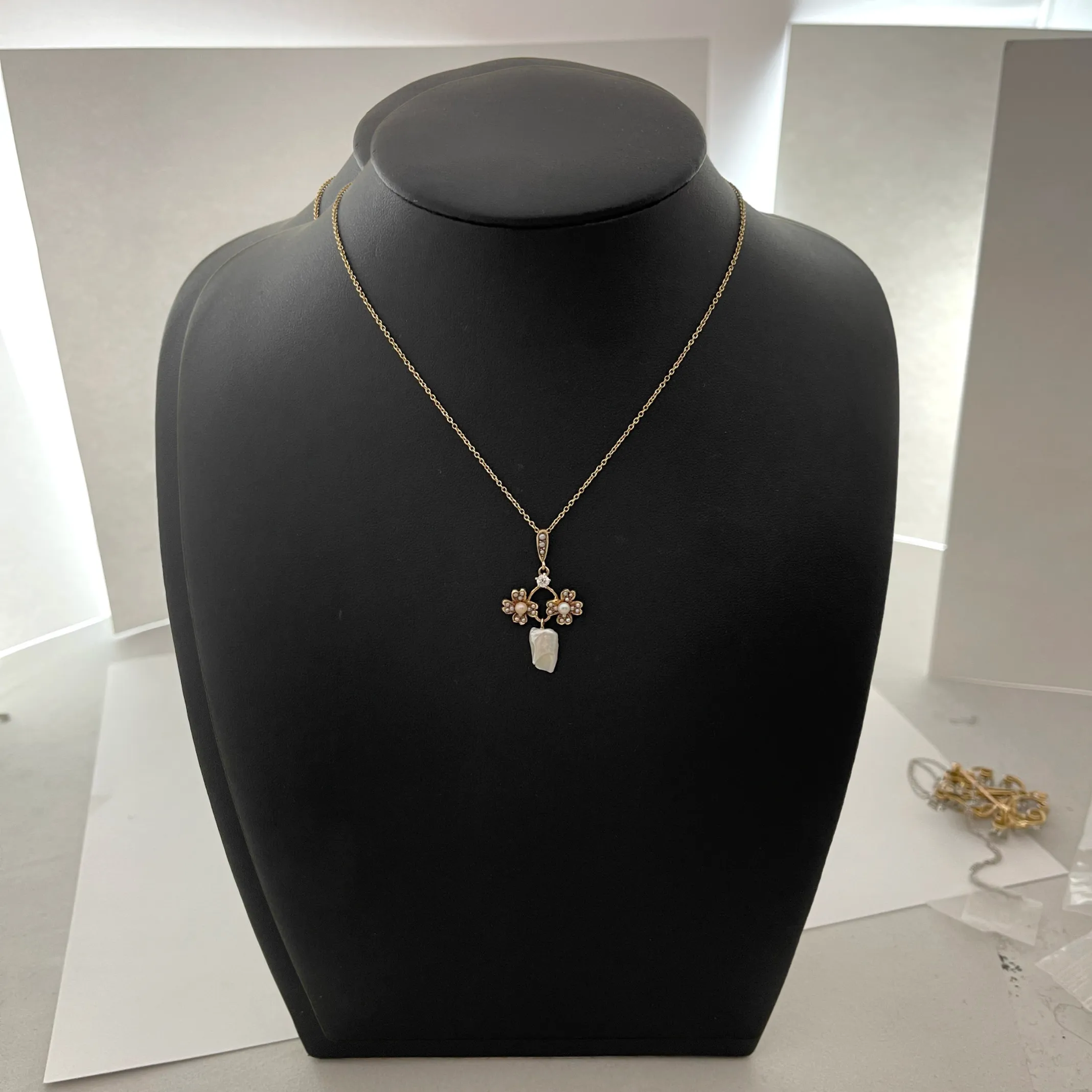 Antique Edwardian Diamond and Pearl Gold Pendant (C.1900-1910)