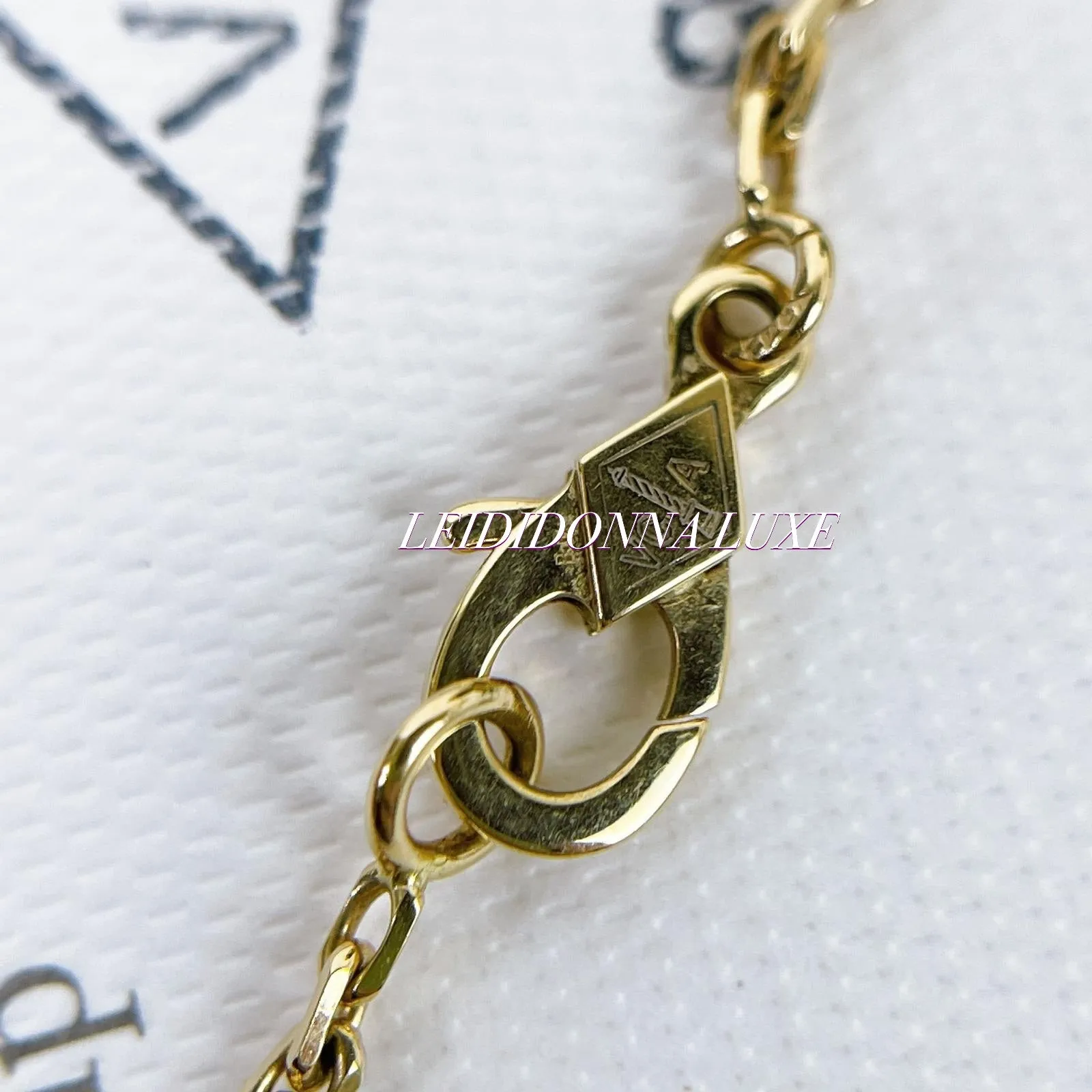 Van Cleef and Arpels Magic Alhambra 1 Motif Pendant and Necklace- Vca