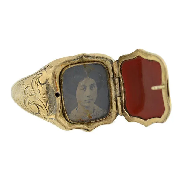 Victorian 10K Agate Signet Locket Ring