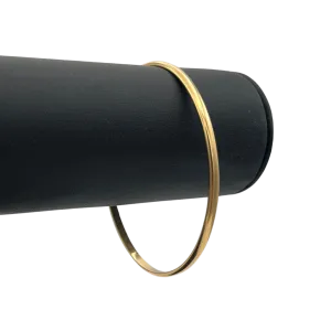 Vintage 18k yellow gold high polish bangle slightly oval