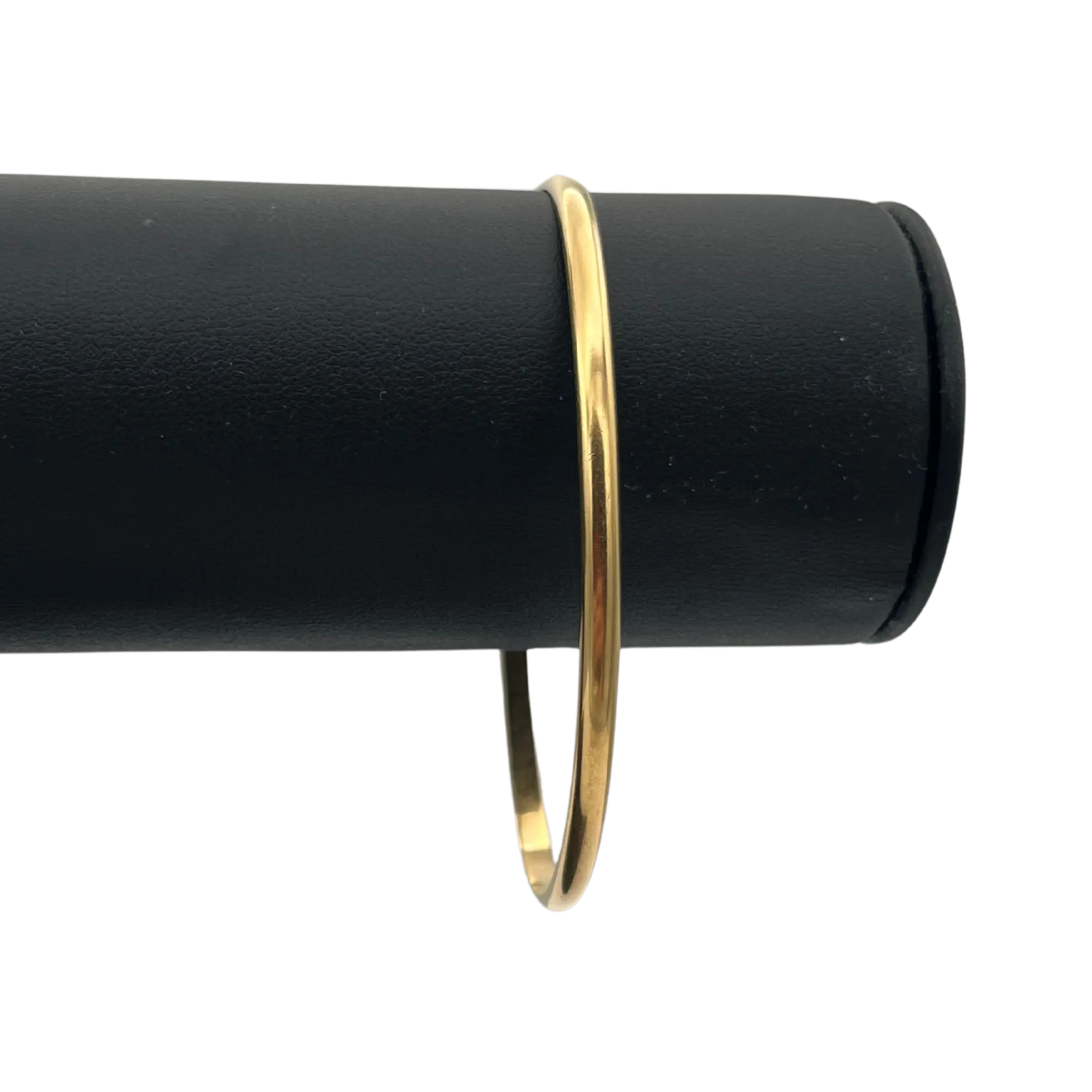 Vintage 18k yellow gold high polish bangle slightly oval