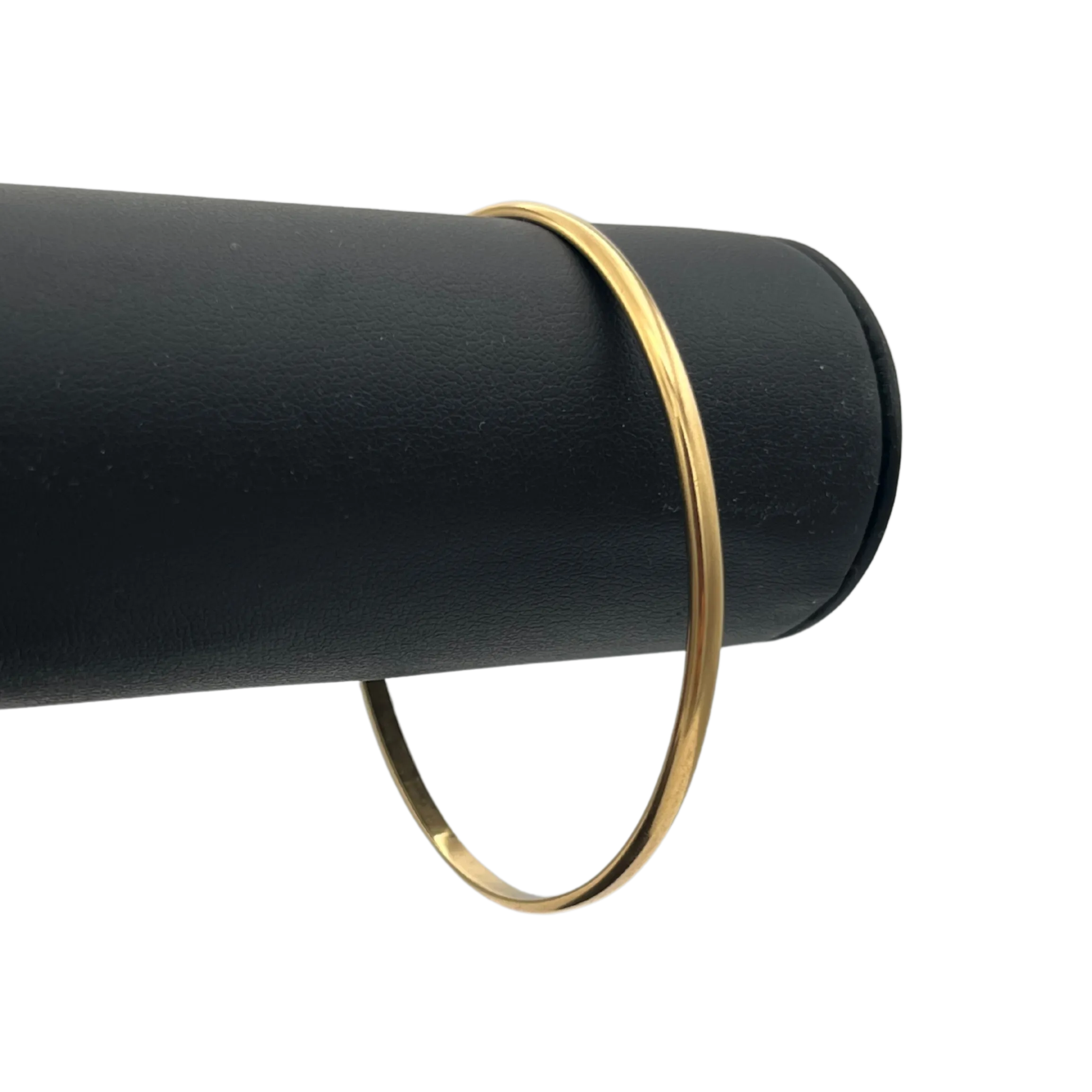 Vintage 18k yellow gold high polish bangle slightly oval