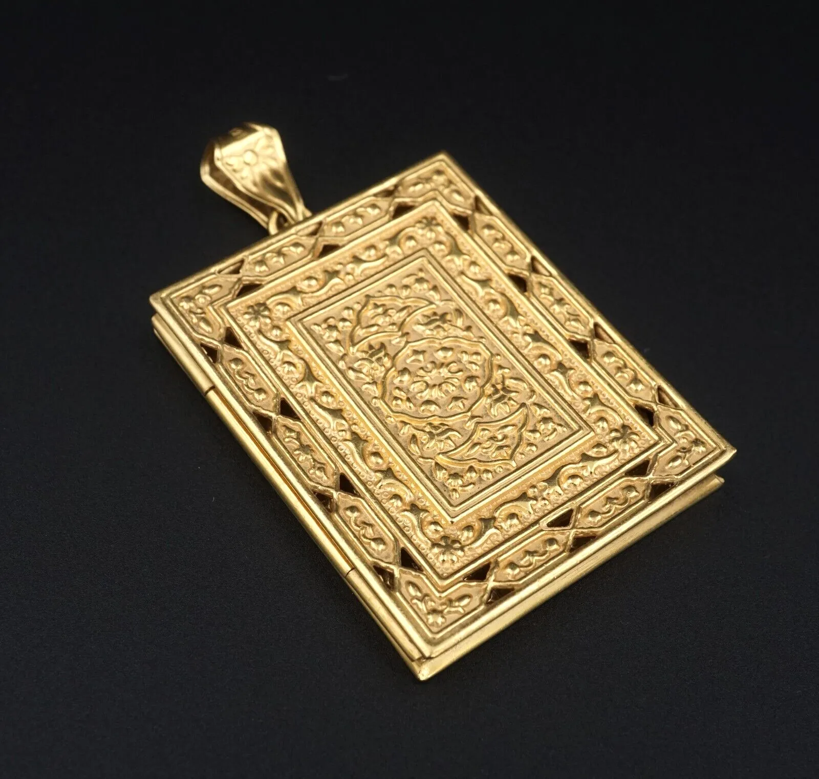 Vintage 21k Yellow Gold Locket Persian Enamel Pendant 2.15" Lefthand Open PG1799